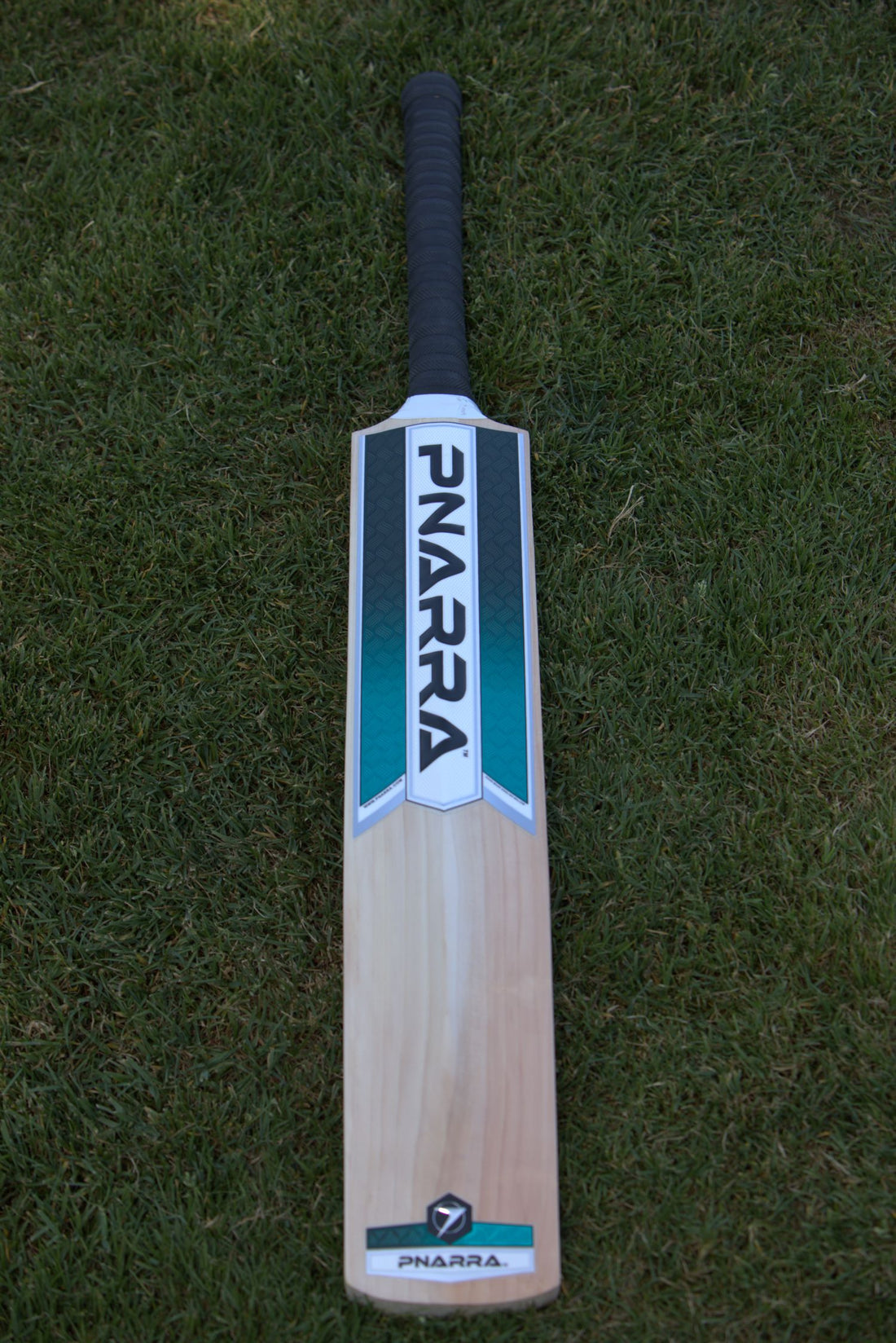 PNARRA Quantum Premium English Willow Cricket Bat